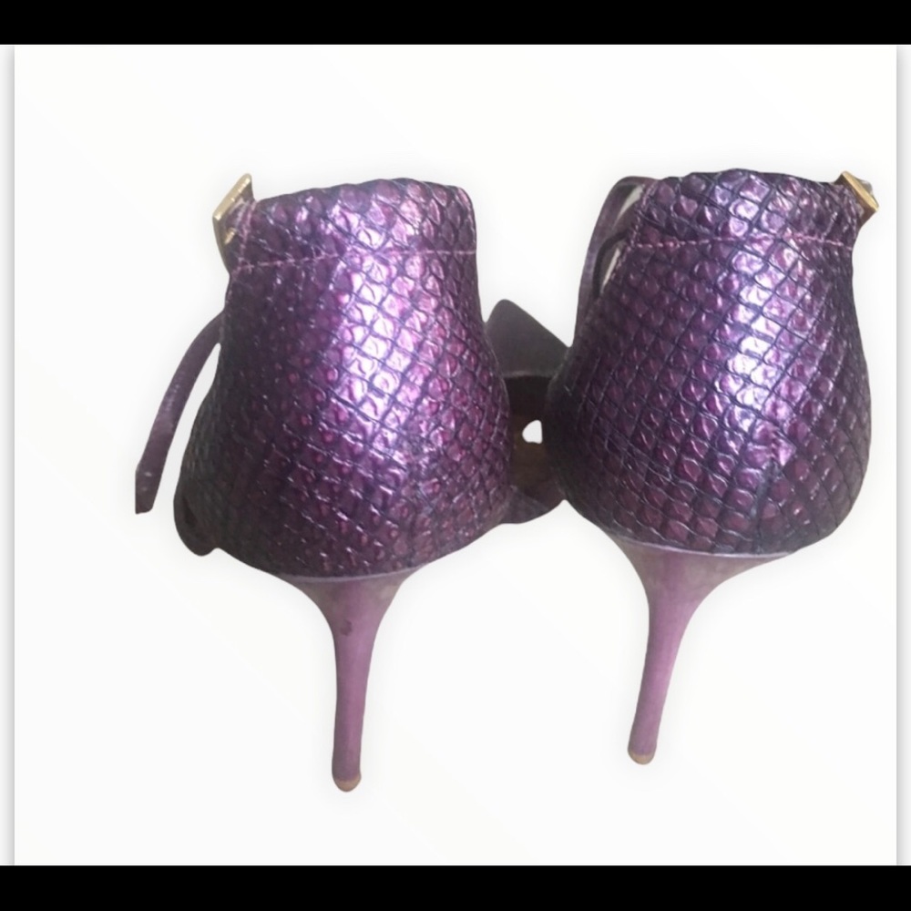 Carlos Santana Iridescent Purple Snake-Embossed Pointed-Toe Heels - Picture 6 of 11